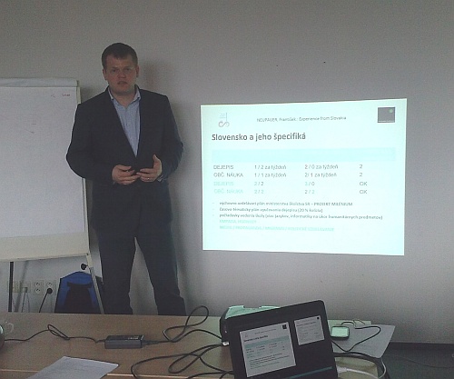 František Neupauer prezentuje slovenské výsledky pilotáže projektu.