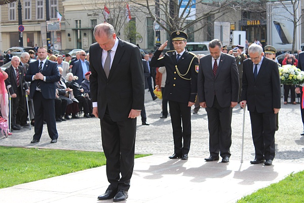 Úctu padlým osloboditeľom vzdal i prezident SR Andrej Kiska.
