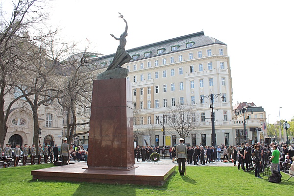 Pamätník padlým osloboditeľom Bratislavy.