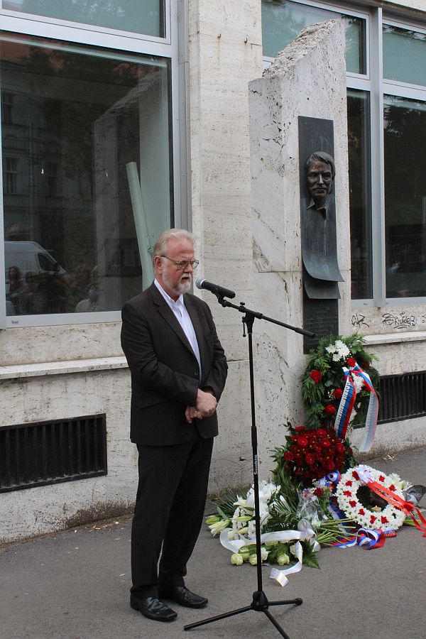 Spomienky na Jána Langoša a prijímanie zákona o pamäti  národa priblížil poslanec Národnej rady Slovenskej republiky a Peter Osuský