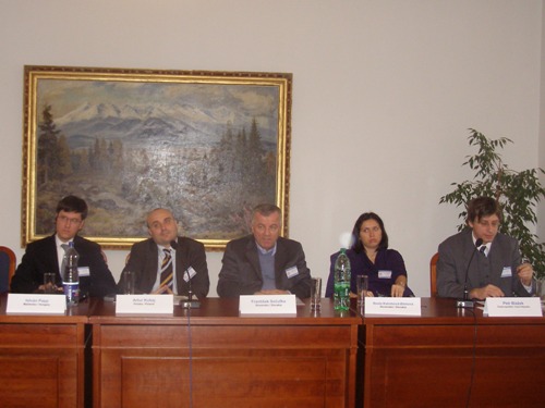 Foto: Zľava: István Papp (Maďarsko), Artur Kubaj (Poľsko), František Sočufka, Beáta Katrebová-Blehová (obaja Slovensko) a Petr Blažek (Česká republika) Foto: Zľava: I Papp, A. Kubaj, F. Sočufka, B. Katrebová-Blehová a P. Blažek