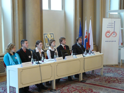 Účastníci prvého panelu Foto: Účastníci prvého panelu
