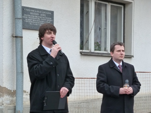 Foto: zľava moderátor podujatia Matúš Demko, predseda Správnej rady ÚPN Ivan A. Petranský Foto: zľava M. Demko, Ivan A. Petranský
