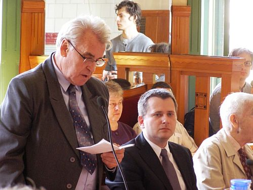 Foto: Príhovor Štefana Nováka, zástupcu Politických väzňov – Zväzu protikomunistického odboja Foto: Š. Novák, zástupca PV ZPKO
