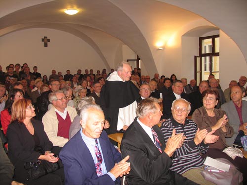 Foto: P. Aquinas Gabura OP spomína na roky väzby s Jánom Vojtaššákom.