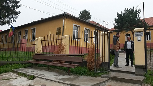 Budova slovenskej školy - Teoretické lýceum J. Kozáčeka v Bodonoši (rumunsky Budoi), kde zamestnanci ÚPN prezentovali činnosť ústavu