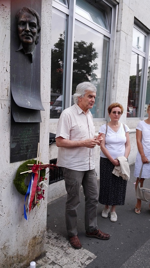 Spolupracovník Jána Langoša z ÚPN Marián Gula počas príhovoru zamestnancom ÚPN.