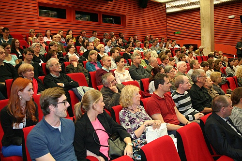 Dokument Stopy v snehu sa tešil veľkej priazni divákov premiéry.