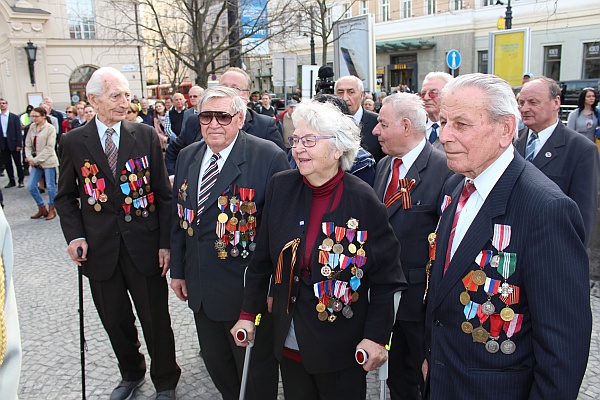 Veteráni oslobodzovacích bojov o Bratislavu.