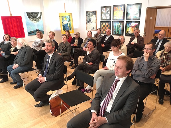 Účastníci prednášky v Slovenskom inštitúte vo Varšave