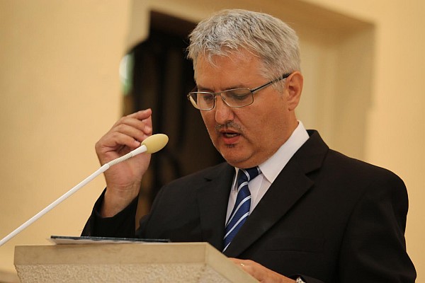Predseda Správnej rady ÚPN Ondrej Krajňák v čase slávnosti vyzdvihol zásluhy božieho služobníka Jána Vojtašáka.