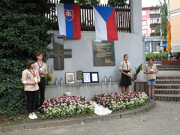 Pamätník obetiam okupácie a obete okupácie Jozefa Bonka na Námestí sv. Egídia v Poprade.