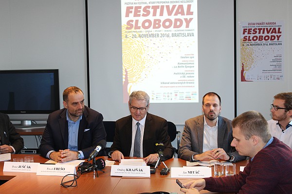 Pavol Frešo, predseda Bratislavského samosprávneho kraja, Ondrej Krajňák, predseda SpR ÚPN, Ján Mitač, hlavný koordinátor Festivalu slobody.