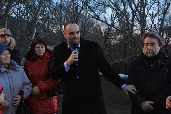 Pri zatvorenej hranici, zľava: predseda BSK Pavol Frešo.