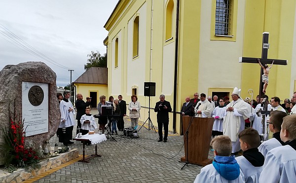 Predseda Správnej rady ÚPN Ondrej Krajňák počas prejavu na spomienkovej slávnosti. 