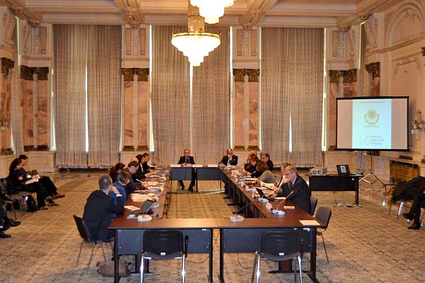 Účastníci výročného stretnutia zástupcov členských inštitúcií Európskej siete úradov spravujúcich písomnosti tajnej polície.