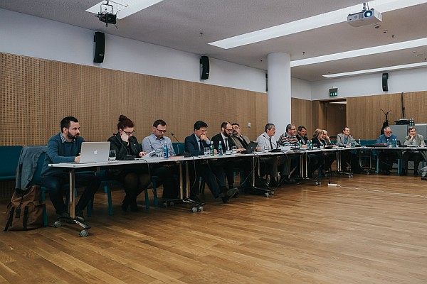 Na rokovaní ENRS sa zúčastnila predsedníčka Správnej rady ÚPN Andrea Kluknavská, riaditeľ Sekcie vedeckého výskumu Peter Jašek a poslanec NR SR Ján Budaj