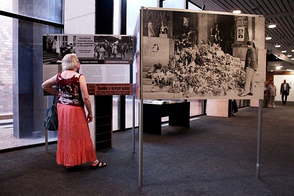 Výstava August 1968: Nádeje a vytriezvenia je pre verejnosť prístupná v priestoroch budovy Slovenského rozhlasu