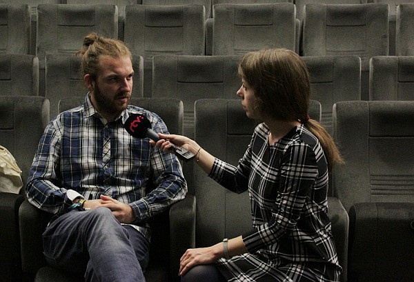Rozhovor RTVS: Dramaturg festivalu Pavol Čižmár počas rozhovoru pre Rádio Slovensko