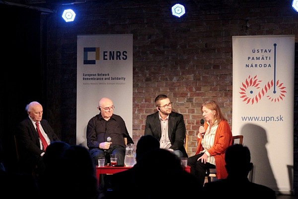  Diskusia Za vašu a našu slobodu, zľava Zoltán Bíró , Pavel Litvinov, moderátor Martin Hanus a Joanna Helander