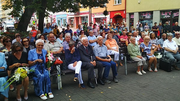 Účastníci pietnej spomienky v Poprade