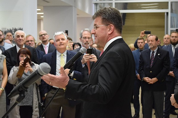 Minister zahraničných vecí Miroslav Lajčák počas príhovoru na slávnostnej vernisáži