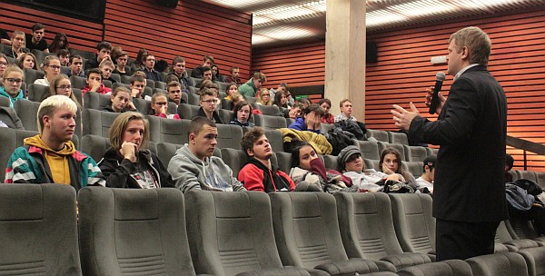 Prvý dopoludňajší blok pre študentov v kine Lumière