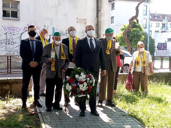 Predseda Správnej rady Ústavu pamäti národa Ján Pálffy položil veniec k soche Antona Srholca