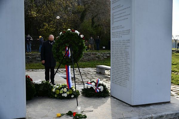 Predseda Správnej rady ÚPN Ján Pálffy počas pietnej spomienky pri Bráne slobody