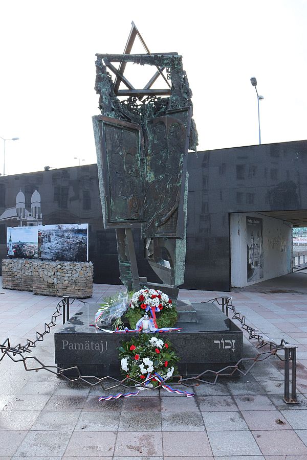 Pamätník obetiam holokaustu v Bratislave