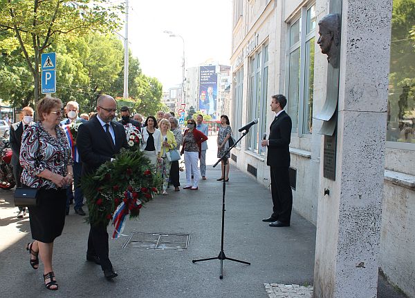 Predseda Správnej rady ÚPN Ján Pálffy počas pietnej spomienky na Jána Langoša