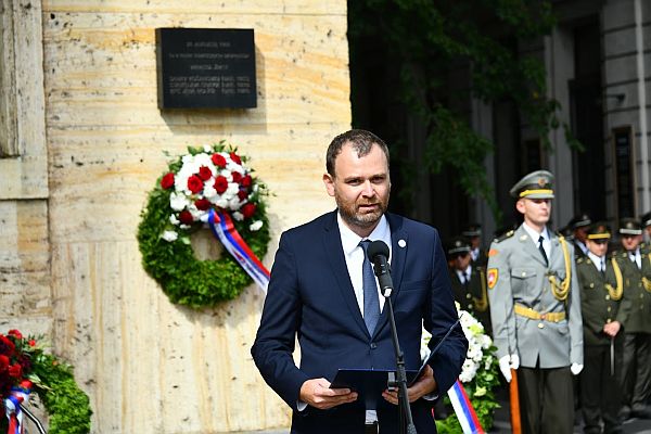 Peter Jašek počas príhovoru na spomienke (foto: Martin Petrík)