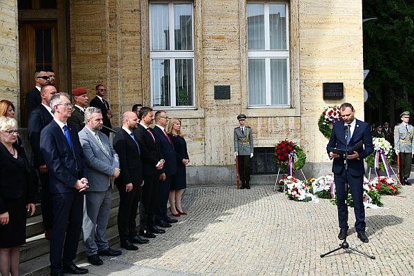 Peter Jašek počas príhovoru na spomienke (foto: Martin Petrík)