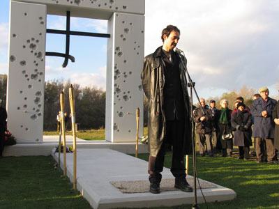 Foto: Peter Meszároš, autor pamätníka Brána slobody.