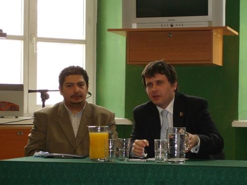 Foto: Predseda Správnej rady ÚPN Ivan A. Petranský pri prejave.