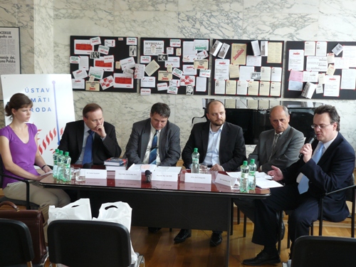 Foto: zľava L. Kaminski, J. Rychlík, J. Pálffy, J. Čarnogurský a T. Klubert